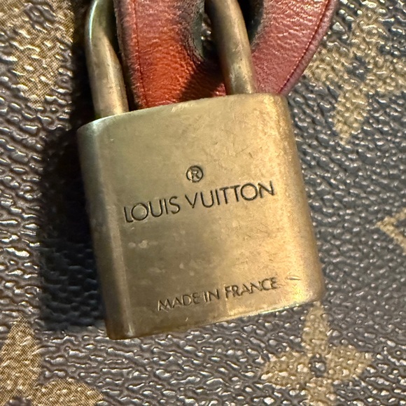 Louis Vuitton Brown Monogram Satchel with Iconic Design - Picture 5 of 5